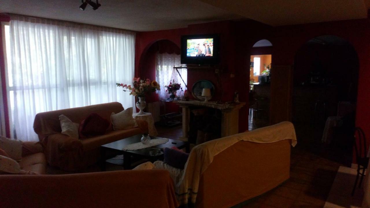 Hostal El Venero Sotillo de la Adrada Exteriör bild