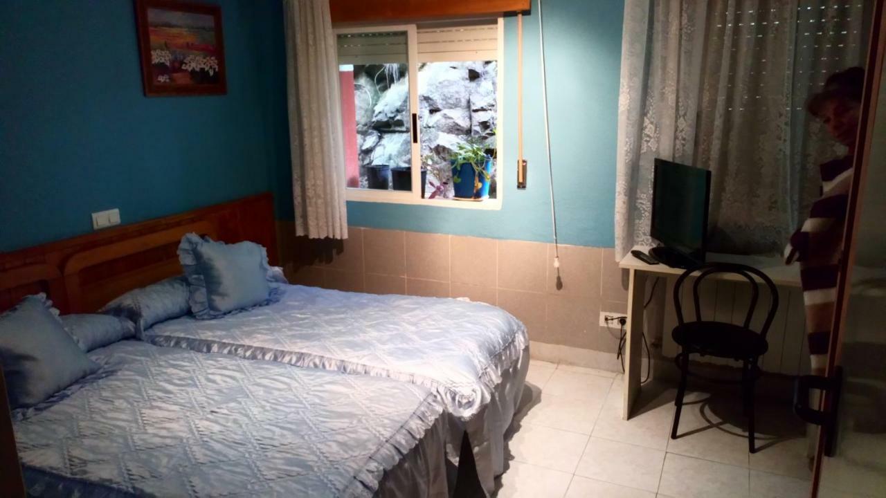Hostal El Venero Sotillo de la Adrada Exteriör bild