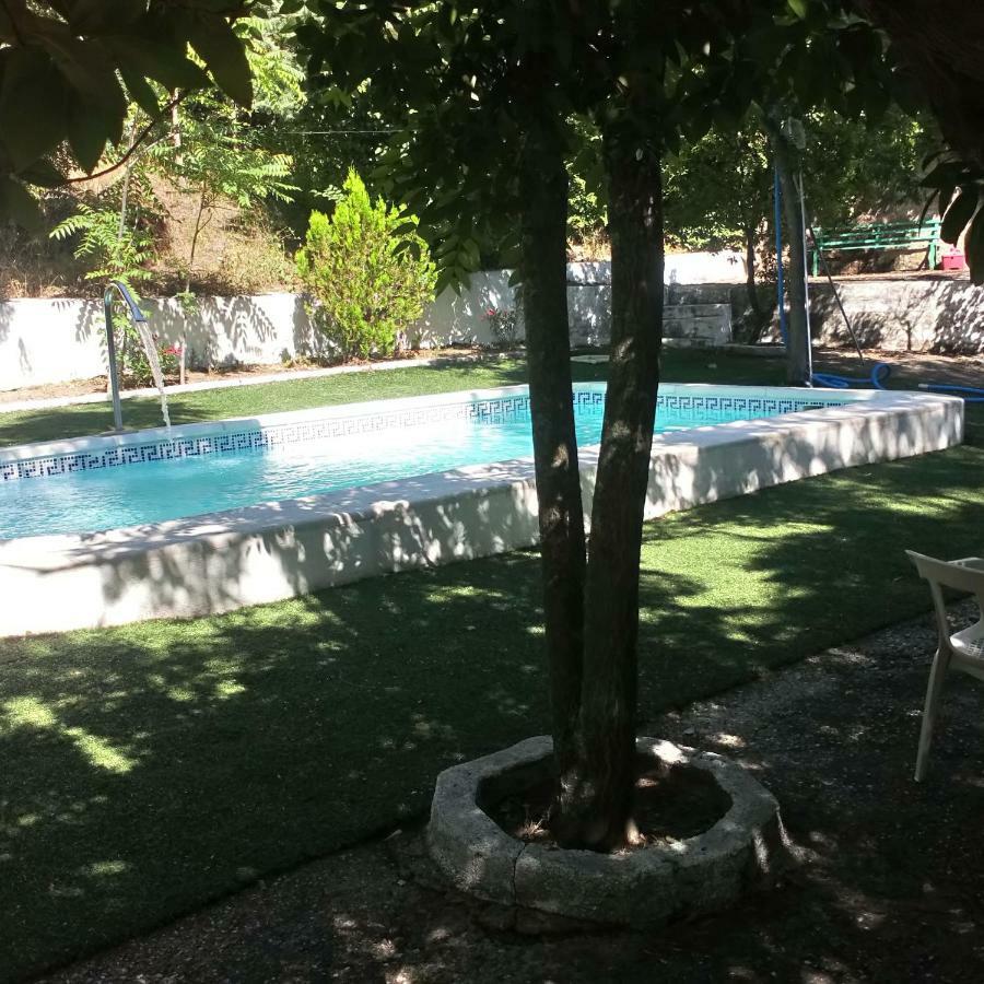 Hostal El Venero Sotillo de la Adrada Exteriör bild